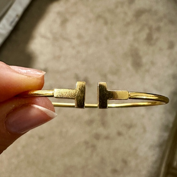 Tiffany T Narrow Wire Bracelet in Yellow Gold / T Wire Bracelet / Tiffany & Co. - Picture 6 of 6